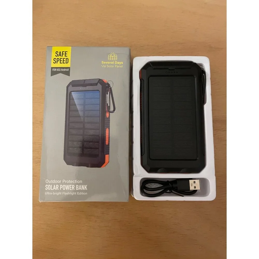 New Safe Speed Outdoor Protection Solar Power Bank with Ultra Bright Flashlight